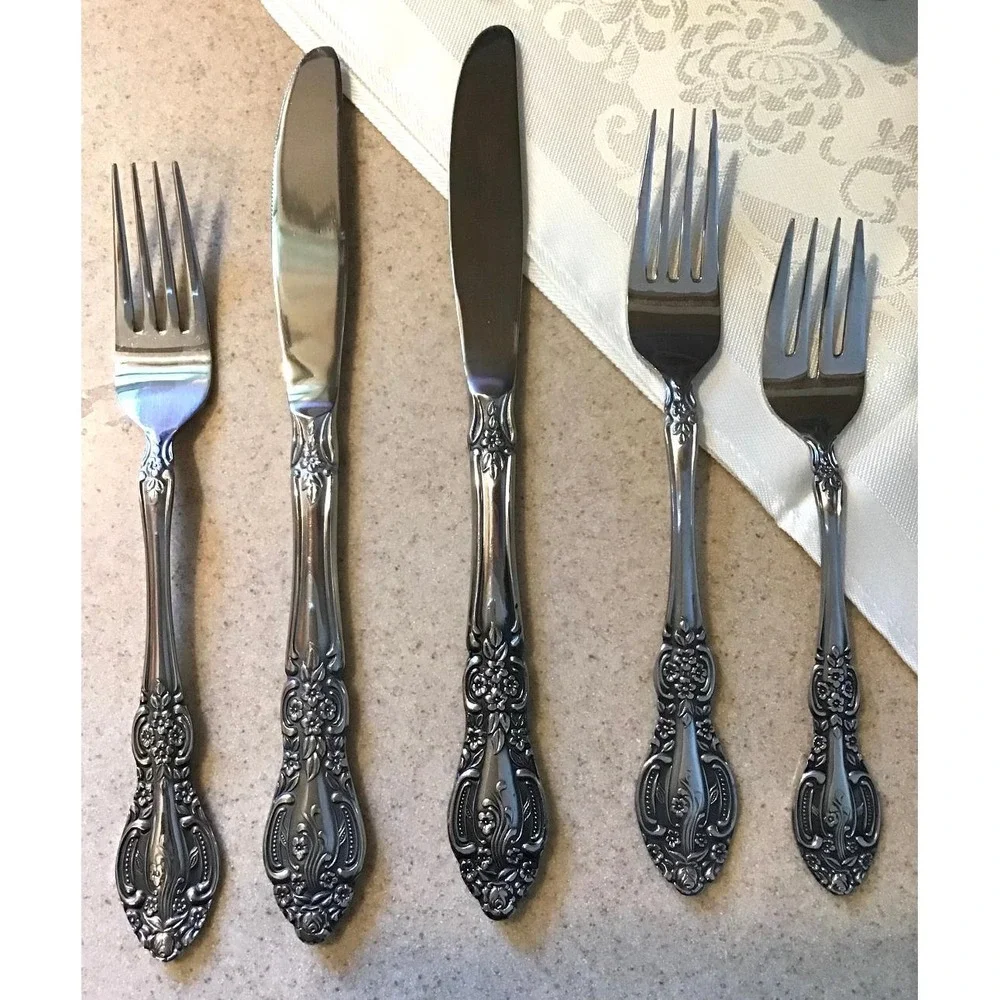Vintage Oneida Michelangelo Victorian Flatware Set Silverplate 40 Pieces